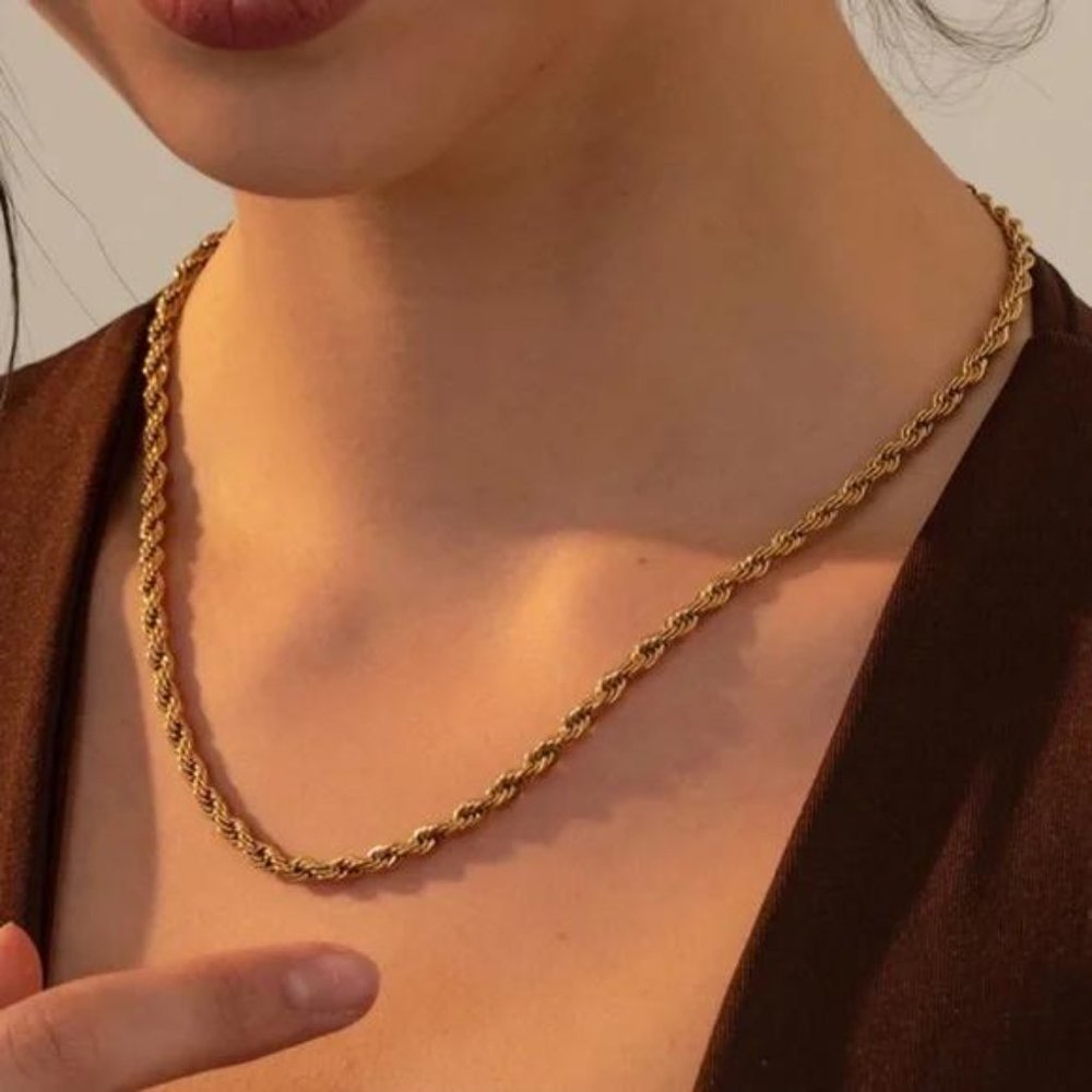 NEW TWISTED 18K GOLD CHAIN NECKLACE - Picture 4 of 5